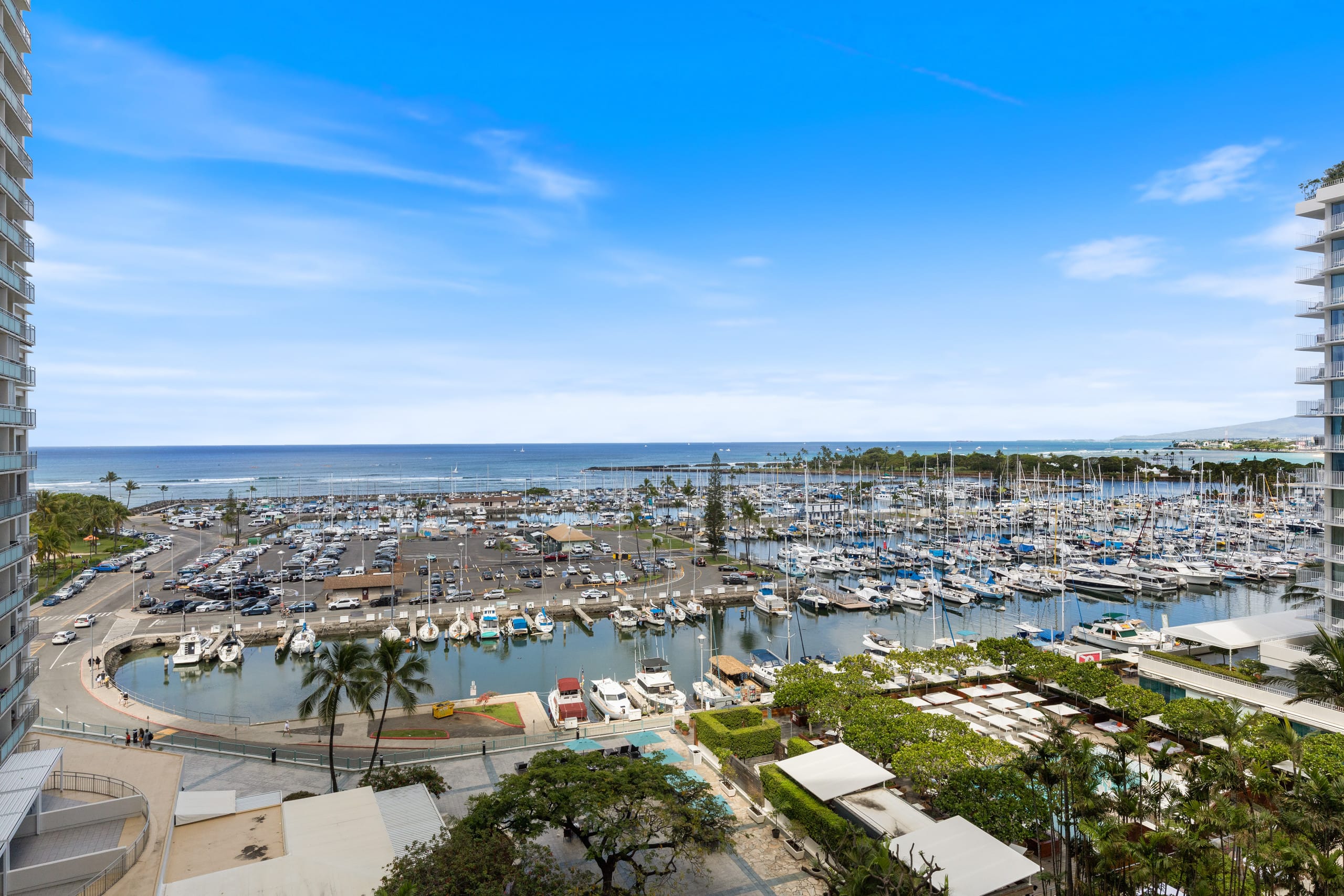 Condo in Honolulu · ★4.95 · 1 bedroom · 2 beds · 1 private bath - Image 29
