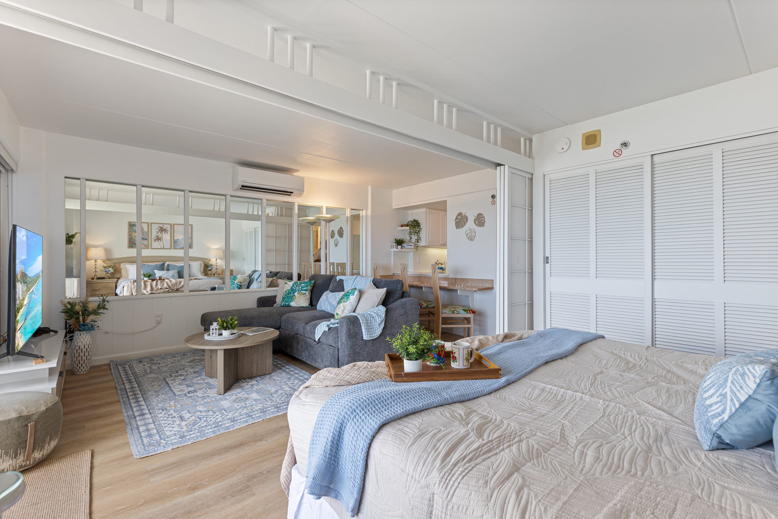 Condo in Honolulu · ★4.95 · 1 bedroom · 2 beds · 1 private bath - Image 3