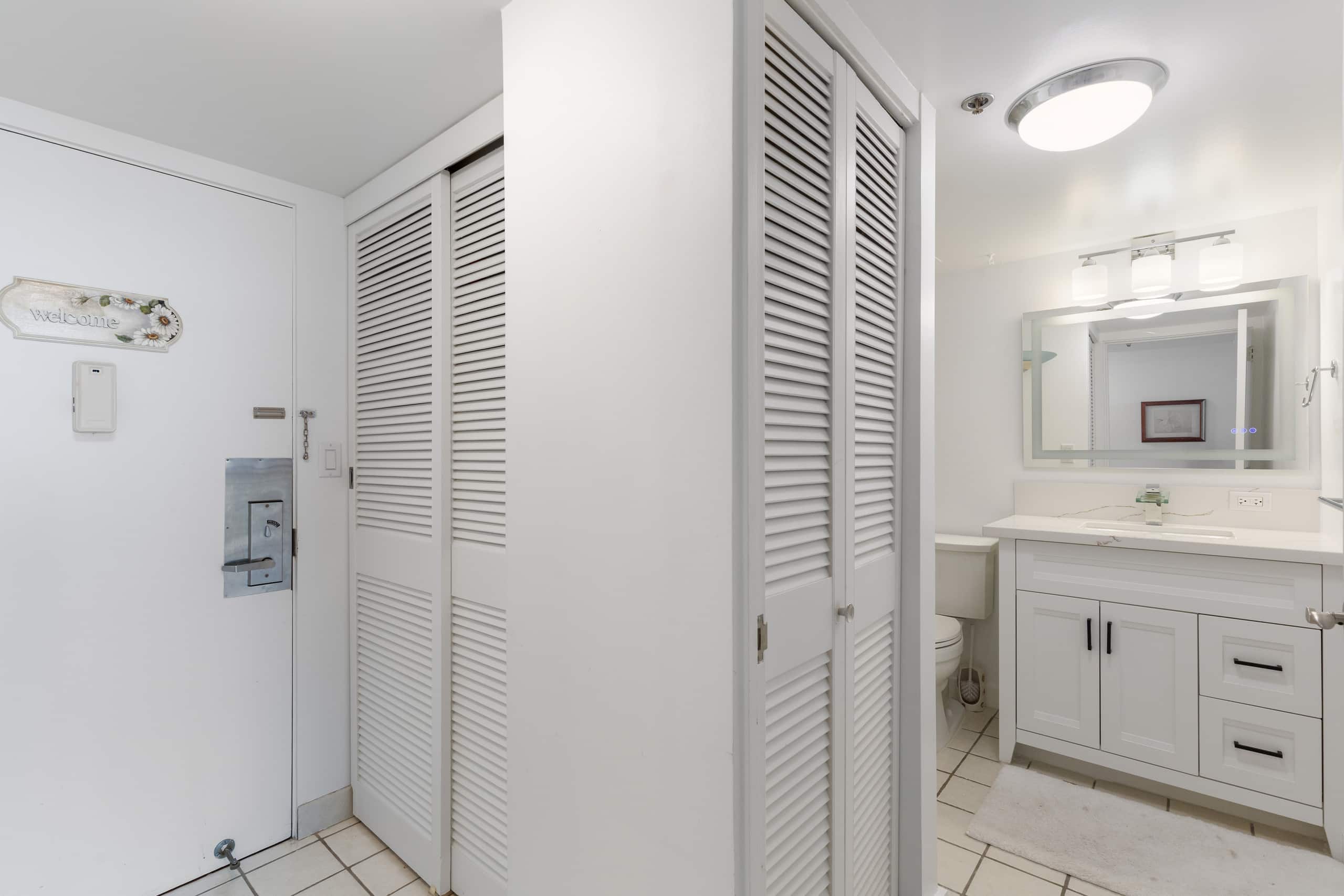 Condo in Honolulu · ★4.95 · 1 bedroom · 2 beds · 1 private bath - Image 25