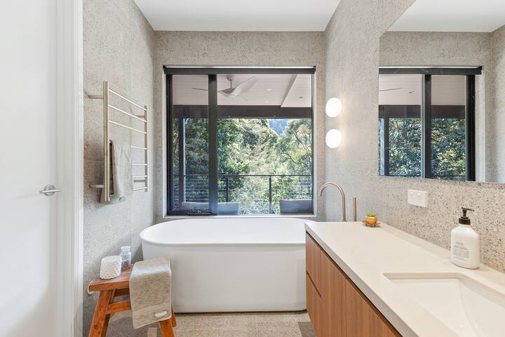 Bella Vita – Warburton Views with Sauna gallery image 4