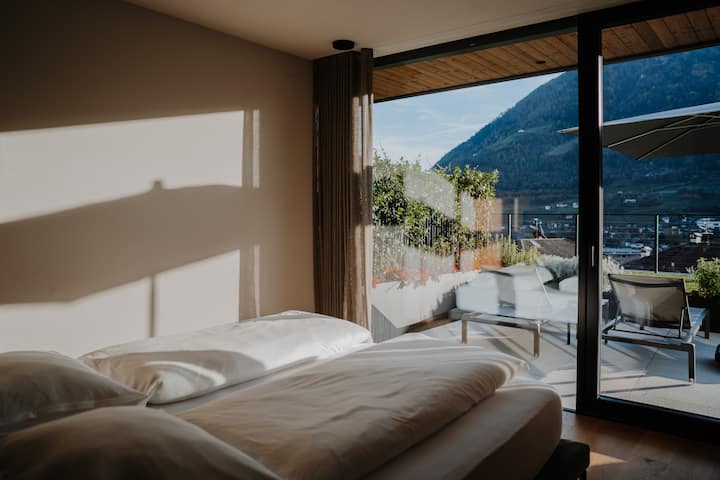 Stollhof. Neue Suite Mit 1 Schlafzimmer & 2 Bäder - Partschins