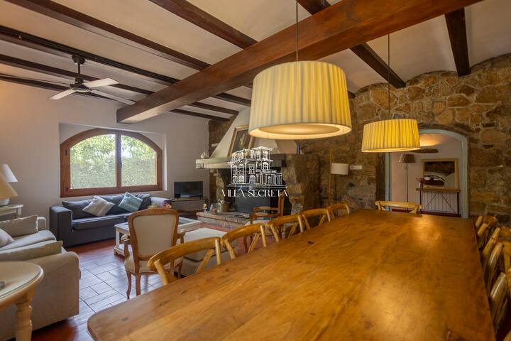 Masía histórica encantadora y tranquila gallery image 3