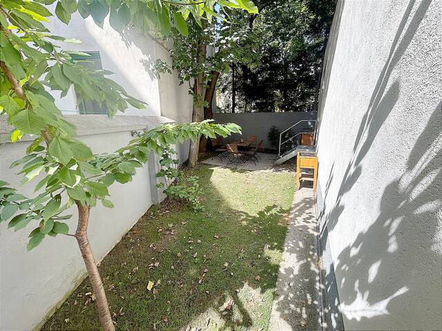 9BRs & private garden near Central Train Station gallery image 2