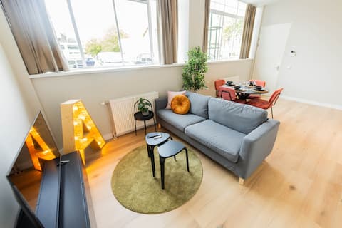 Top performing Airbnb: Luxurious Escape 3BDR Apartment WS in Rotterdam Centrum