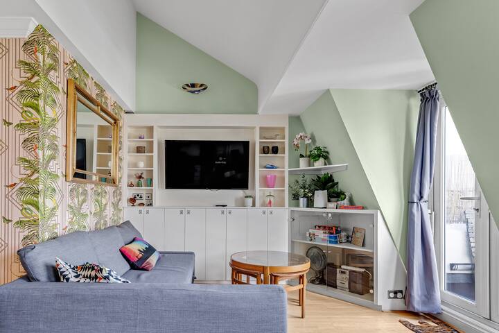 Unique Top Floor Balcony Flat gallery image 3