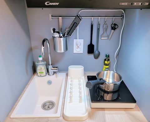 Top Airbnb: Cozy, renovated, well-located studio + private parking in Grenoble