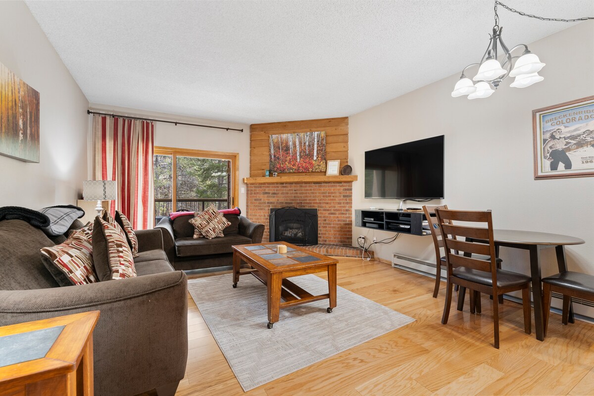 Top Airbnb: Epic Mountain Getaway in Breckenridge / Summit County