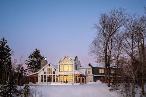 Luxury Mountaintop Retreat Across from Mount Snow!