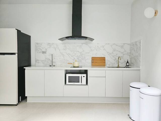 Stylish house : 5mins to Yaowarat & MRT Watmangkon gallery image 5