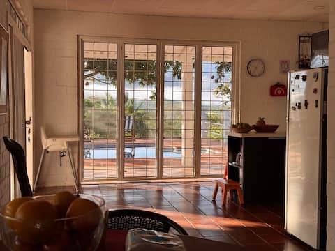 Top Airbnb: Cozy House+Pool+Lanudry+WiFi+Kitchen+AC+BBQ@Nilo in Nilo