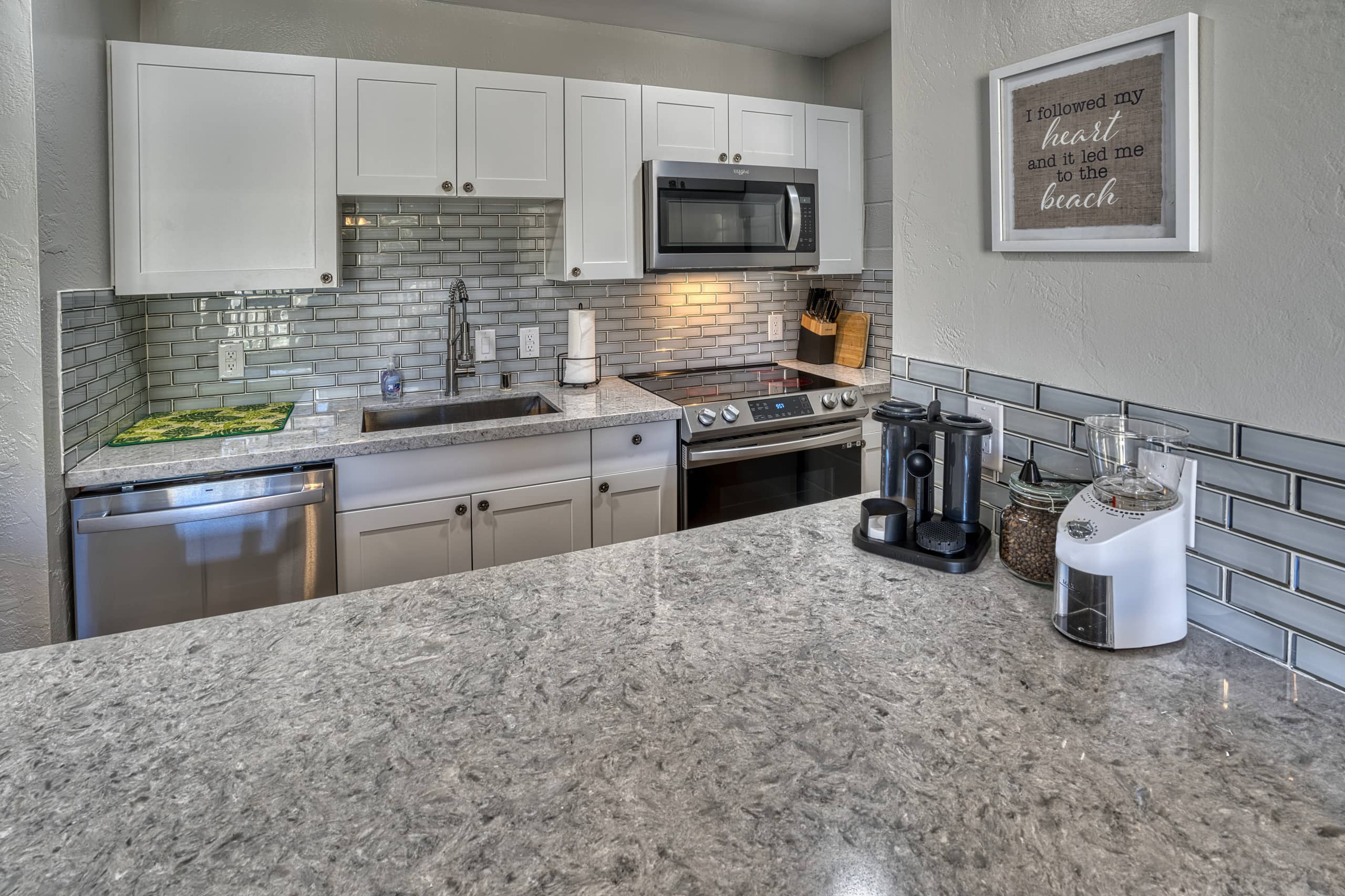 Condo in Kailua-Kona · ★5.0 · 1 bedroom · 2 beds · 1 bath - Image 8