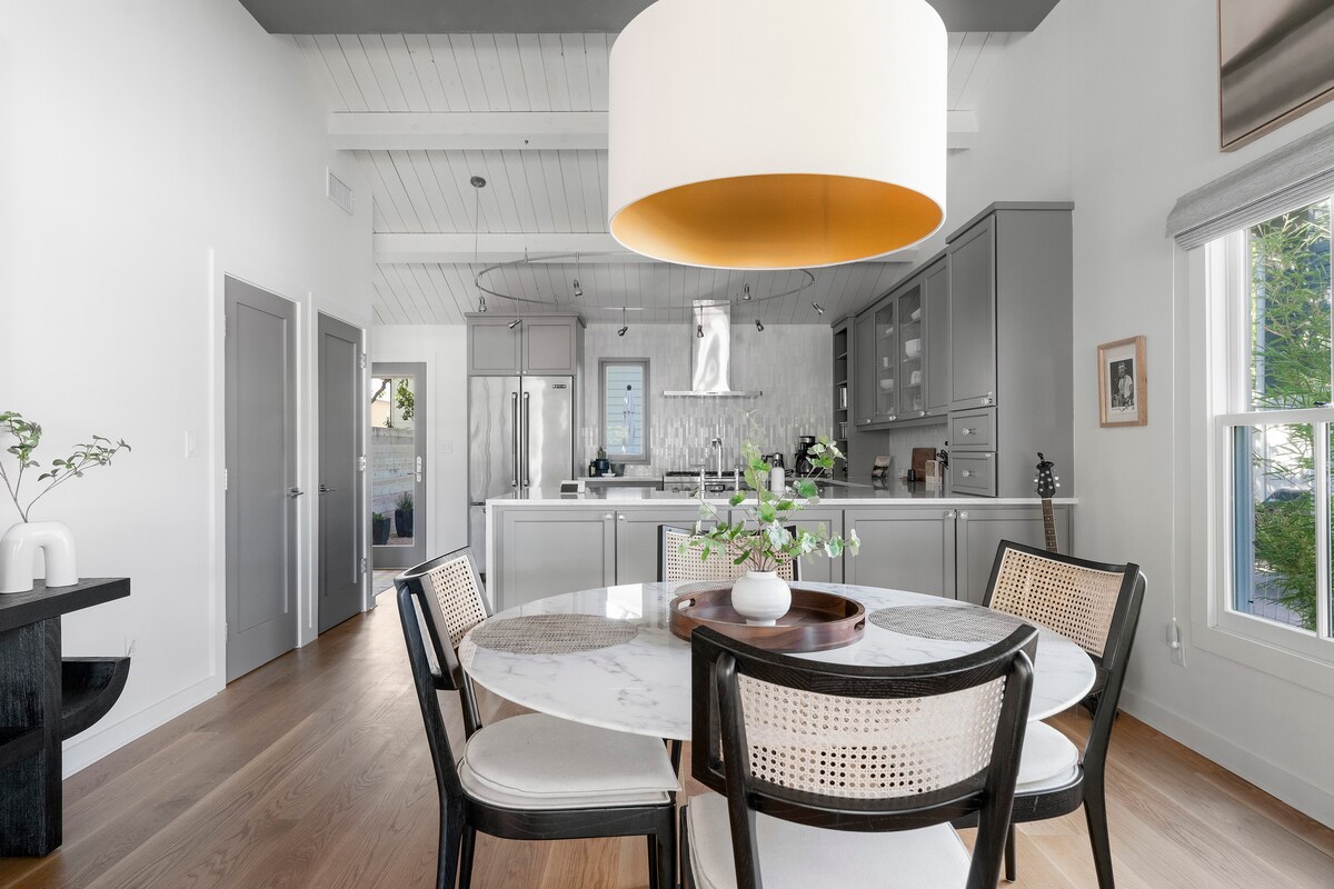 Kinney Cottage - Zilker Comfort - {NEW!}