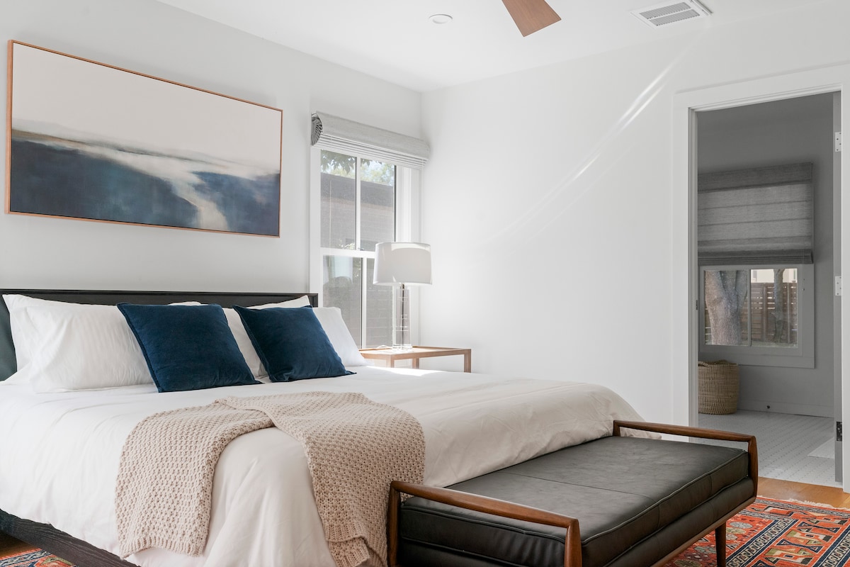 Kinney Cottage - Zilker Comfort - {NEW!}