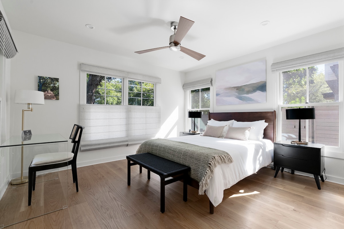 Kinney Cottage - Zilker Comfort - {NEW!}
