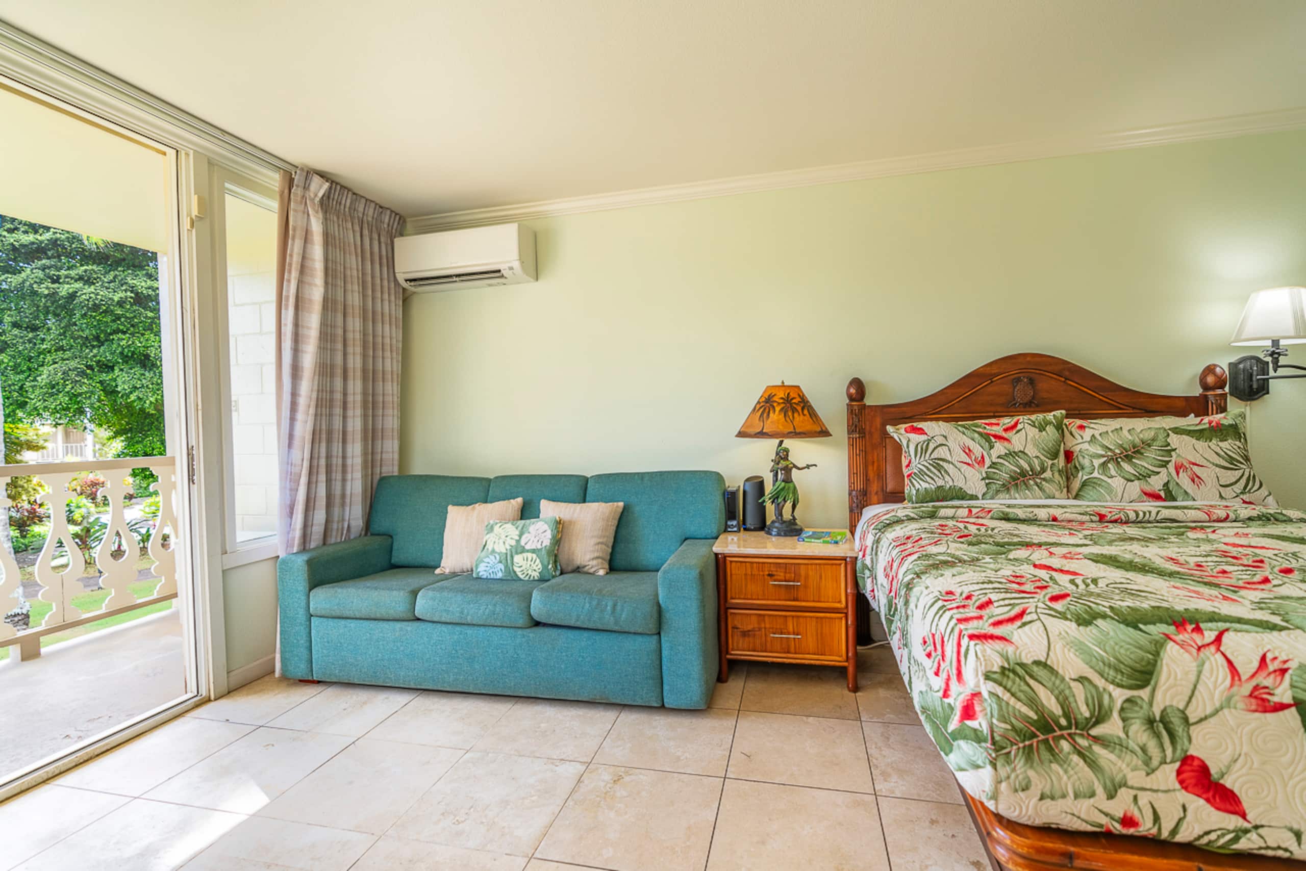 A/C Studio- Ocean,Hot-tub,Pool, Bar Footsteps Away - Photo 2