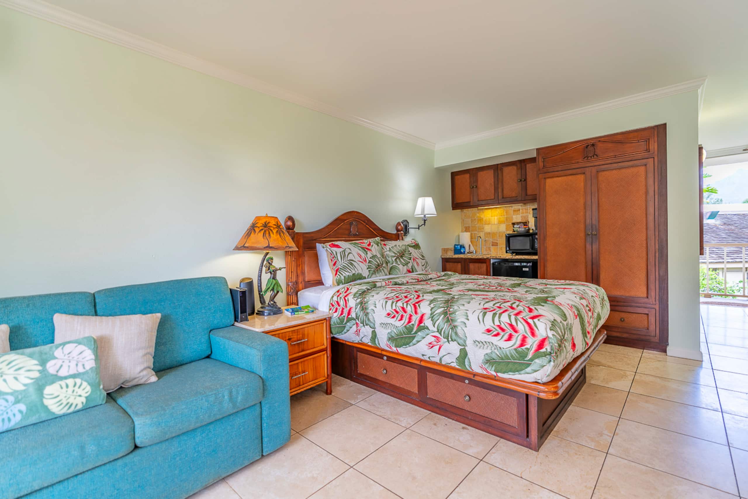 A/C Studio- Ocean,Hot-tub,Pool, Bar Footsteps Away - Photo 16