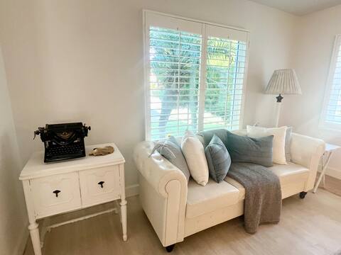 Top performing Airbnb: Cute 1941 California Bungalow in Whittier