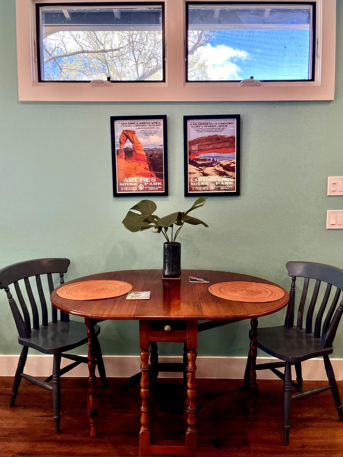 The Darwin: Quiet, Unique Austin MCM Apartment