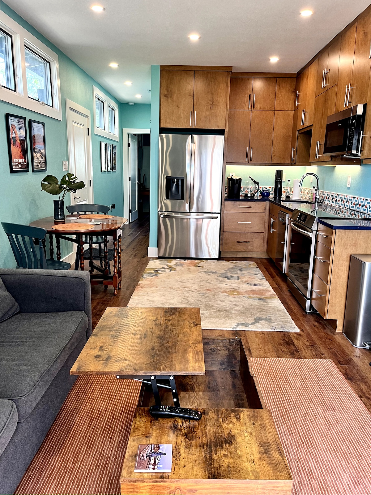 The Darwin: Quiet, Unique Austin MCM Apartment