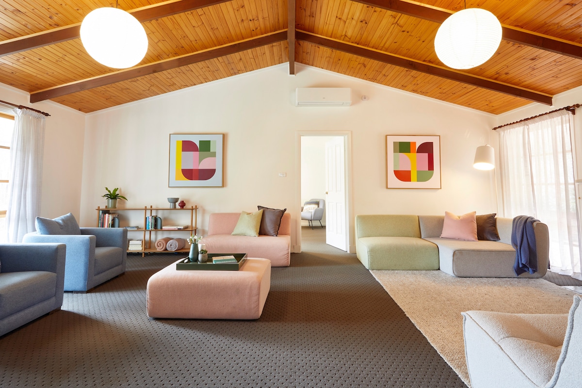 Top performing Airbnb: Bosk Nature Escape | Views | Wildlife | 10-Acres in Rural City Of Benalla