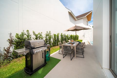 Promotion! Dive Into Luxury: 4BR Pool Villa- V11