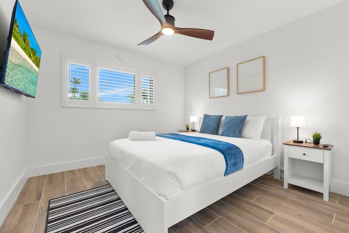 Sencillo, elegante y tan cómodo: tu escapada perfecta tamaño queen.