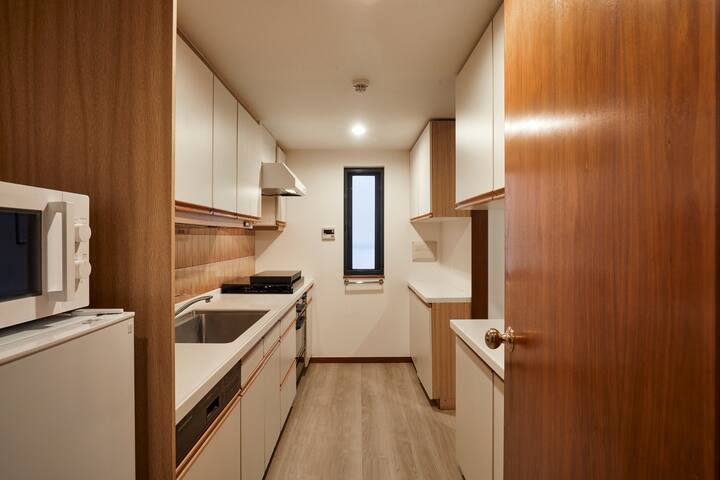 6 min Ebisu / 10 min Shibuya / 84㎡ /Family Welcome gallery image 5