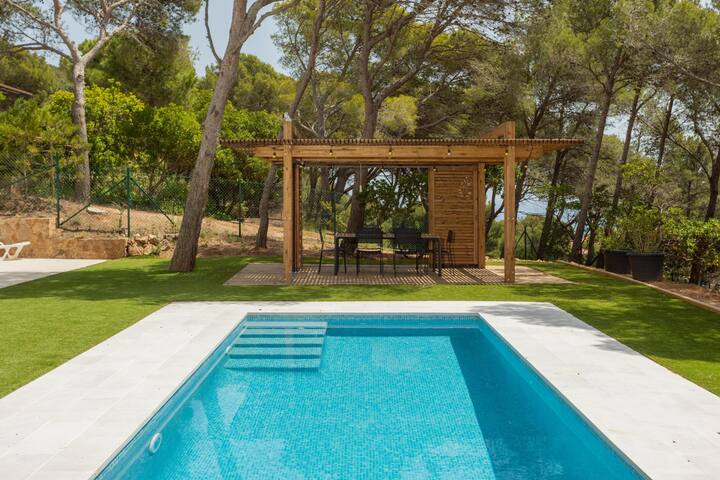 Wonderful villa in Tamariu, 5 min from beach gallery image 5