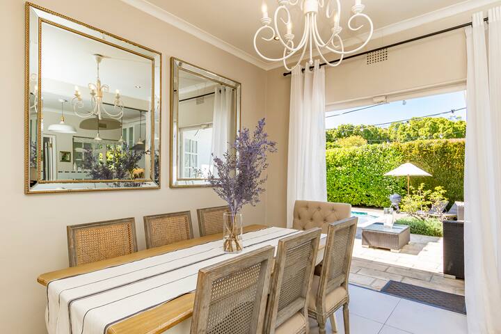 Family Home in Constantia gallery image 2