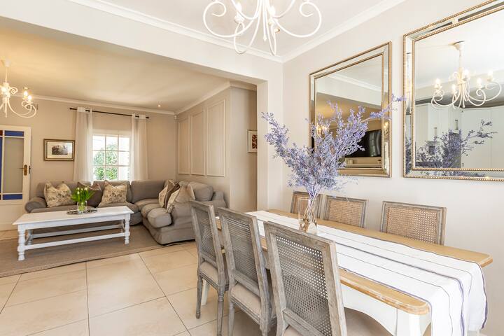 Family Home in Constantia gallery image 5