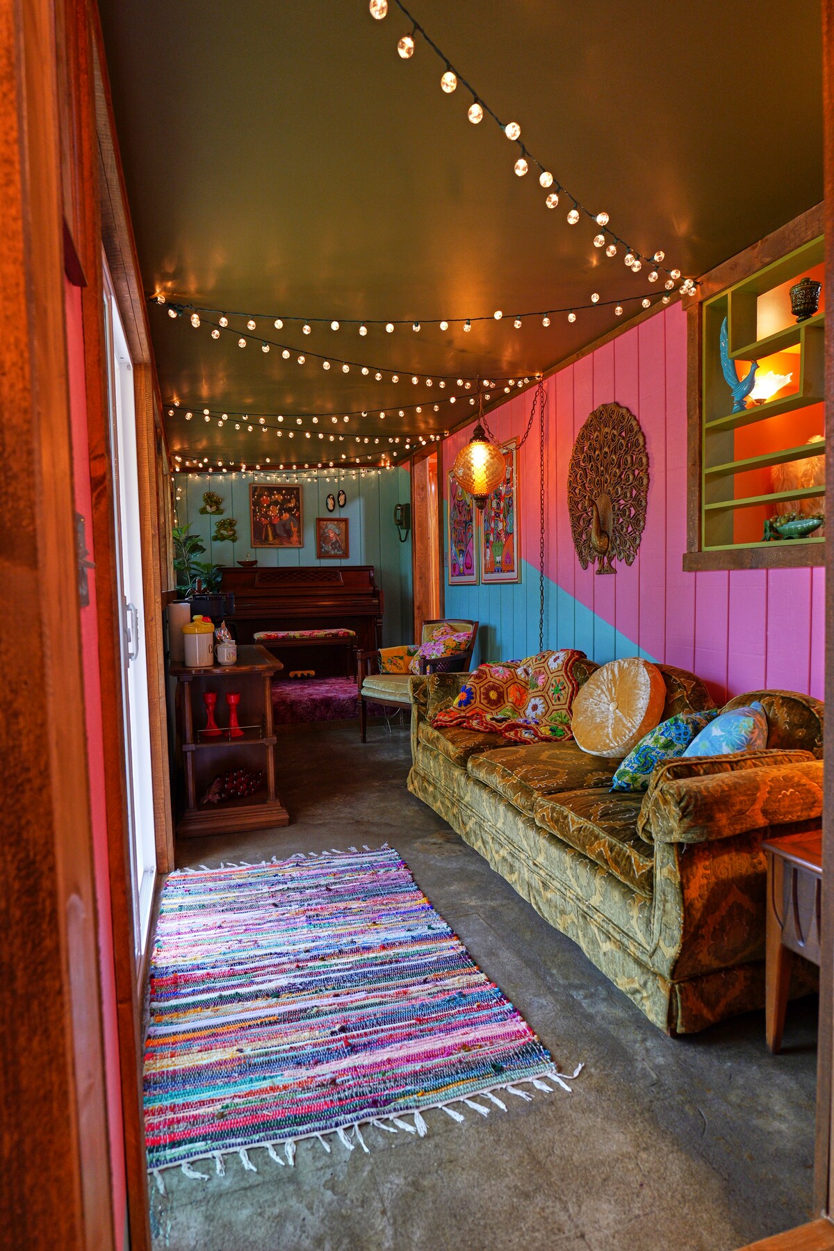Mellow Yellow - 70s themed (1 of 3 listings) - Houses for Rent in