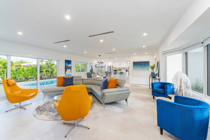 Stylish Getaway, Heated Pool, Short Drive to Beach gallery image 3