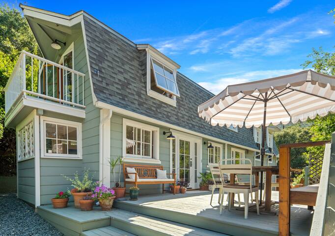 Fernwood Canyon Escape w/Sauna, Bocce & Cottage gallery image 3