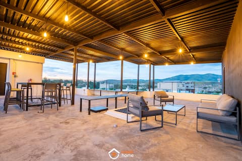 Great location, modern and panoramic rooftop view