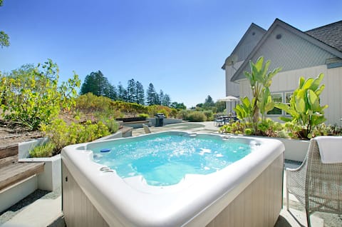 Vineyard Estate · Hot Tub · Tastings Included