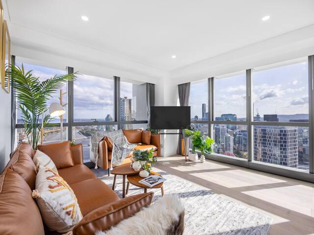 Luxury 3BR Suite Stunning Skyline-River-View @ CBD gallery image 4