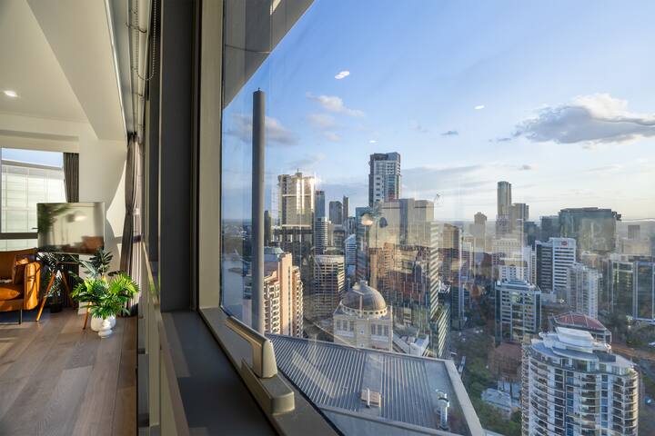 Luxury 3BR Suite Stunning Skyline-River-View @ CBD gallery image 3