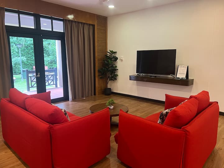 Aranda Country Club Executive Suite (Ground Floor) - Changi