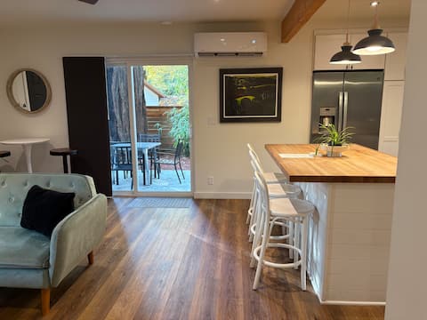 Parkway Grove Redwood Forest Retreat w/Spa Shower