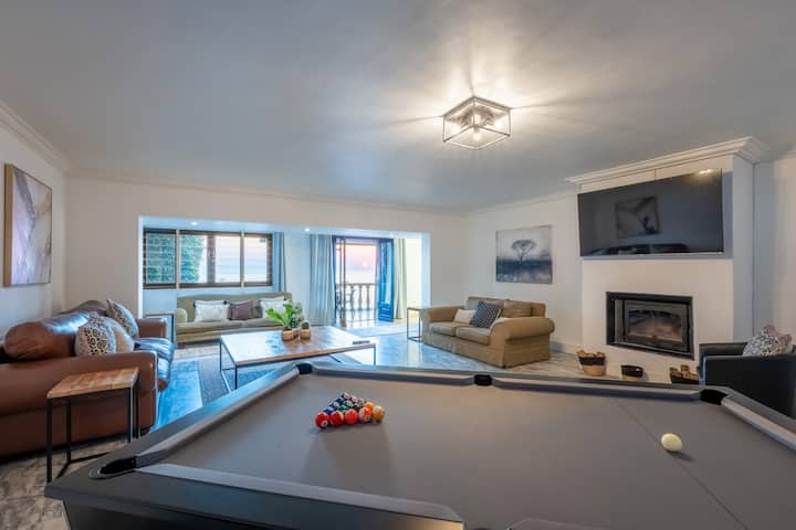 Luxury 5-bedroom Villa With Ocean Views - Cape Town