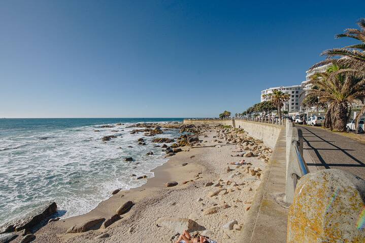 Luxury Seaside Villa with 3x housekeeping gallery image 5