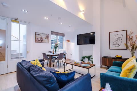 Top Airbnb: Deluxe 3-Bed Property in Central Shopping District in Castlefield & Deansgate