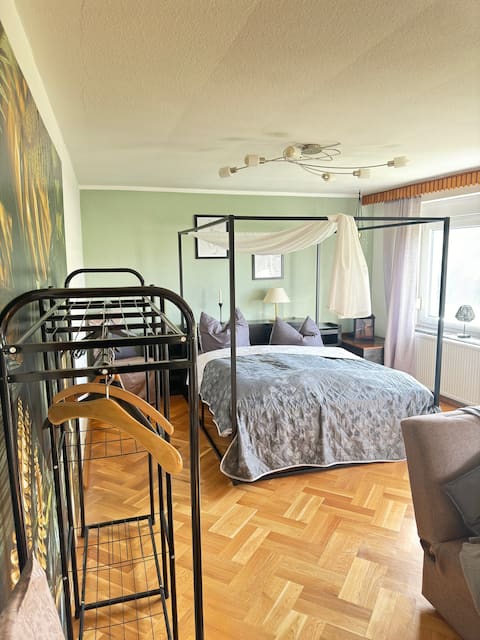 Cozy Studio in Niederorschel – Smart TV, Kitchen