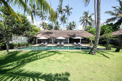 Samudra Beach Villa with private pool and chef
