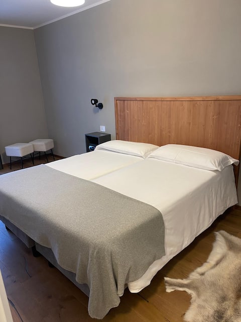 Deluxe Three-Room Apartment with Panoramic Terrace