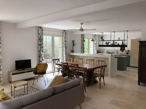 Bastide in the private estate of South Luberon