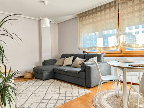 Top Airbnb: Moreda 48 - 2 Bedrooms and 2 Bathrooms - Garage and Wi-Fi en Gijón / Xixón