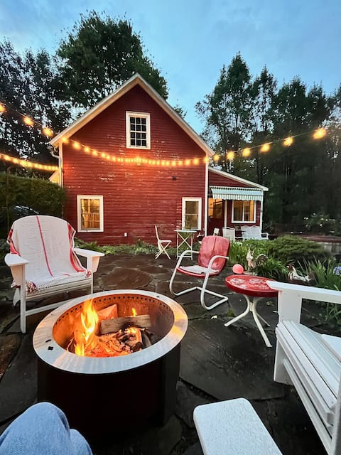 Bucolic Retreat with Hot Tub+EV charger