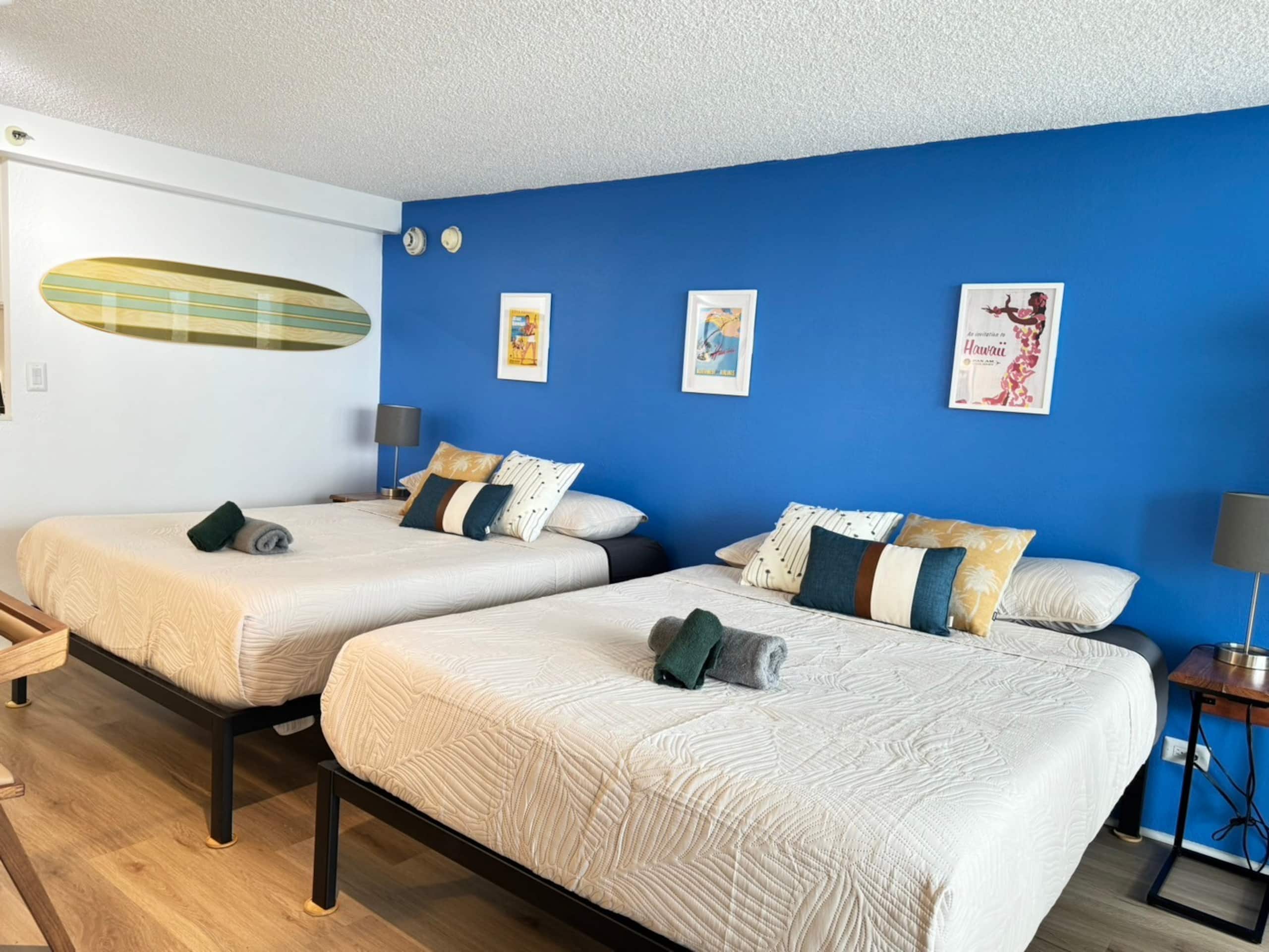 Private studio with Balcony  in Center of Waikiki! - Image 28