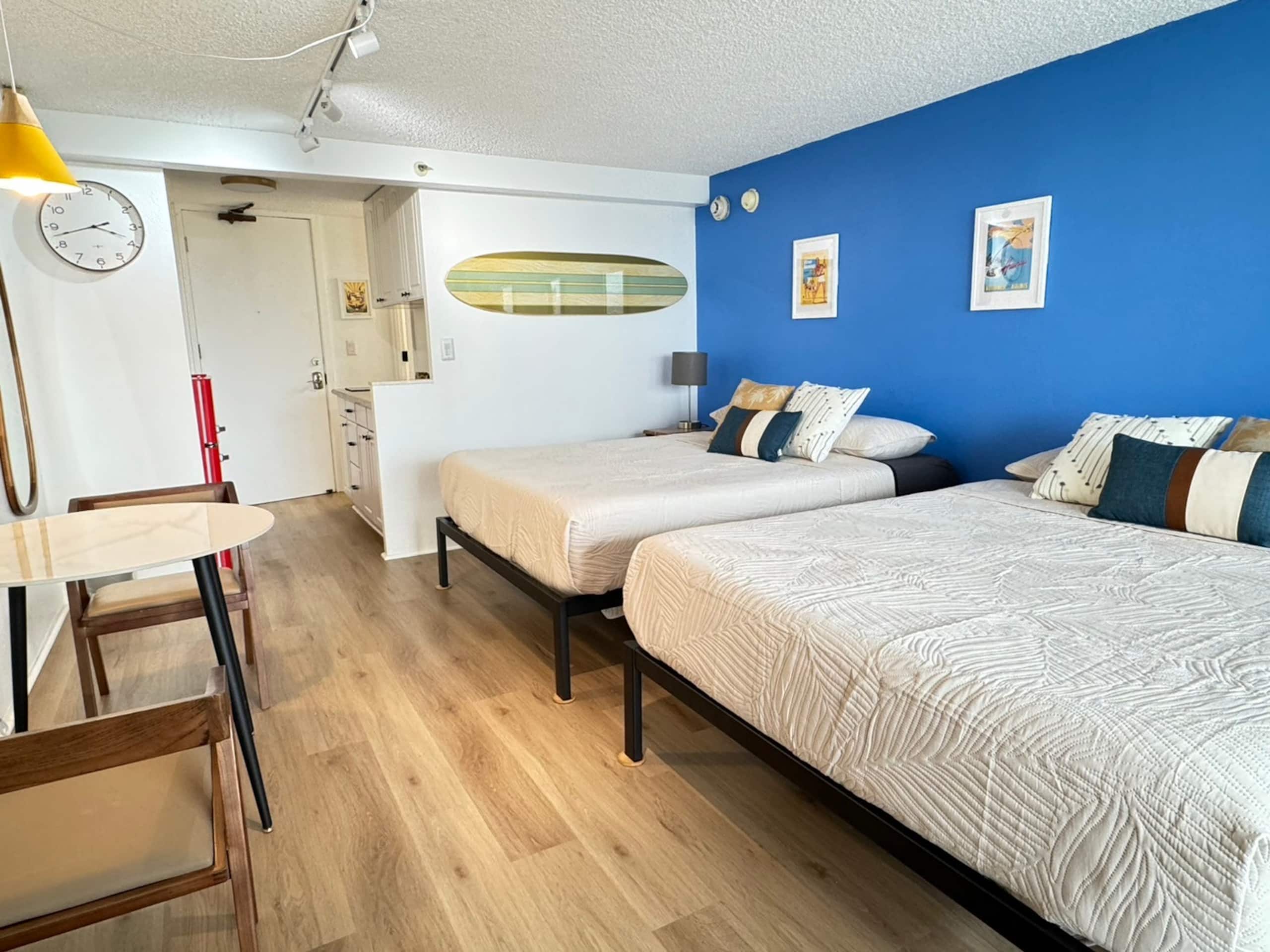 Private studio with Balcony  in Center of Waikiki! - Image 29
